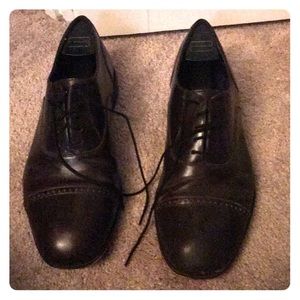 Men’s Florsheim shoes. Worn, needs shining